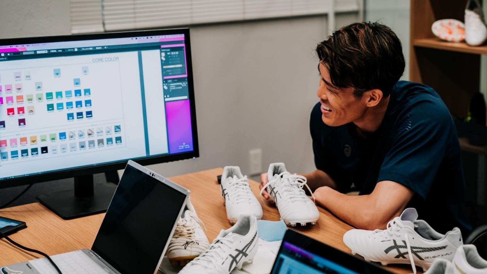 却隐藏着不 却隐藏着不