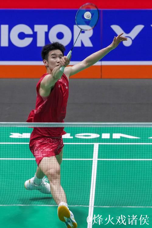 中国羽毛球大师赛:李诗沣战胜梁峻豪顺利晋级 中国羽毛球大师赛:李诗沣战胜梁峻豪顺利晋级